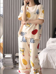 Off White Colour Block Printed Half Sleeves Night Suit