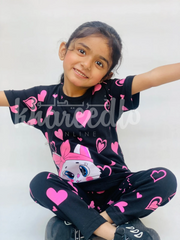 Black Kitty With Pink Hearts Print Kids Night Suit (KO-601)